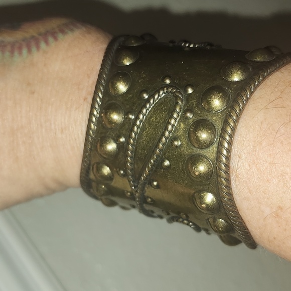 Metal  Brutalist Cuff Bracelet - Picture 7 of 7